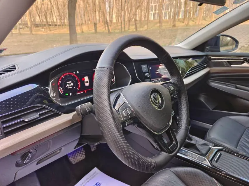 2019 Volvo V40 1.5T 152HP L4 6AT,autocango,china used car exporter,china ev exporter,chinese used car exporter,chinese used ev exporter