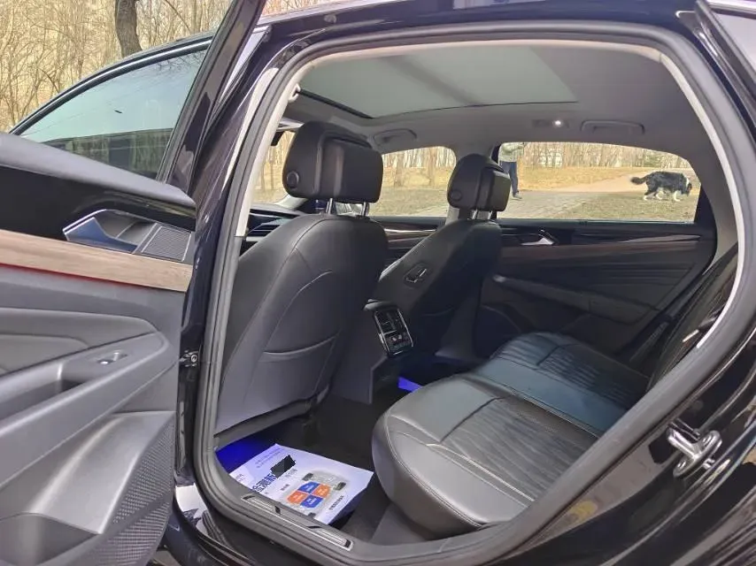 2019 Volvo V40 1.5T 152HP L4 6AT,autocango,china used car exporter,china ev exporter,chinese used car exporter,chinese used ev exporter