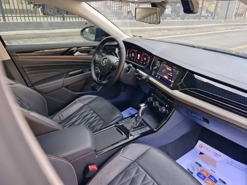 2019 Volvo V40 1.5T 152HP L4 6AT,autocango,china used car exporter,china ev exporter,chinese used car exporter,chinese used ev exporter