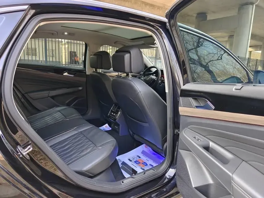 2019 Volvo V40 1.5T 152HP L4 6AT,autocango,china used car exporter,china ev exporter,chinese used car exporter,chinese used ev exporter