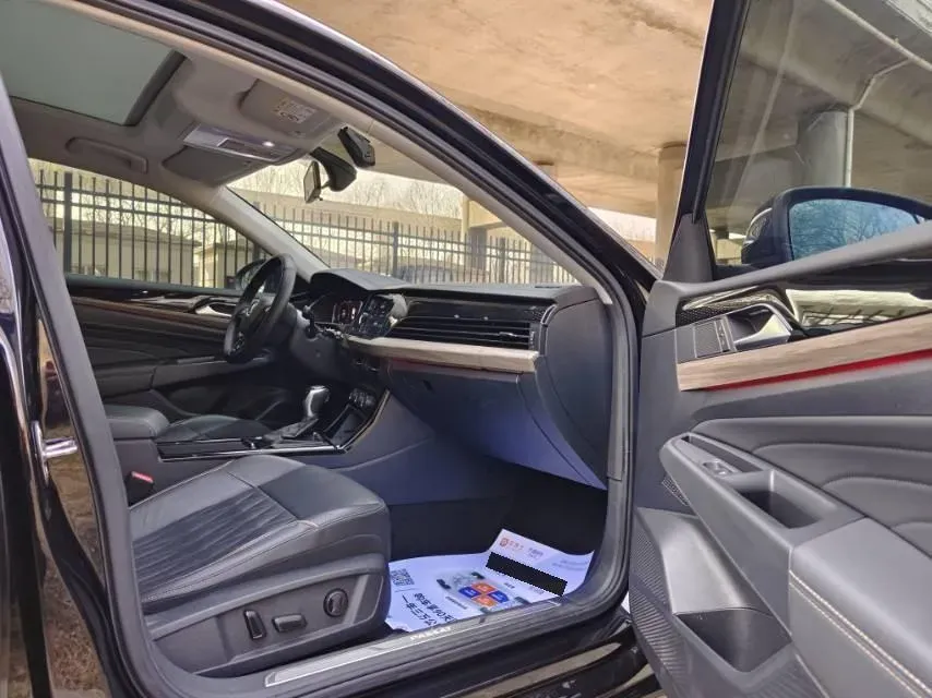 2019 Volvo V40 1.5T 152HP L4 6AT,autocango,china used car exporter,china ev exporter,chinese used car exporter,chinese used ev exporter