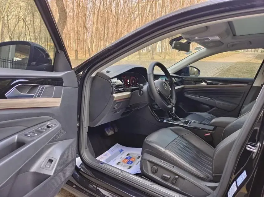 2019 Volvo V40 1.5T 152HP L4 6AT,autocango,china used car exporter,china ev exporter,chinese used car exporter,chinese used ev exporter