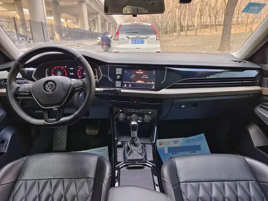 2019 Volvo V40 1.5T 152HP L4 6AT,autocango,china used car exporter,china ev exporter,chinese used car exporter,chinese used ev exporter