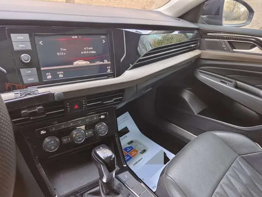 2019 Volvo V40 1.5T 152HP L4 6AT,autocango,china used car exporter,china ev exporter,chinese used car exporter,chinese used ev exporter