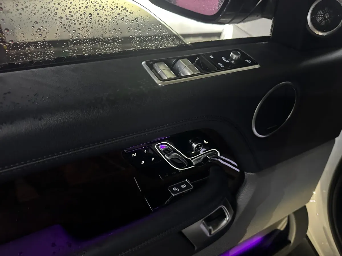 2020 Land Rover Range Rover 3.0T 400HP L6 8AT,autocango,china used car exporter,china ev exporter,chinese used car exporter,chinese used ev exporter