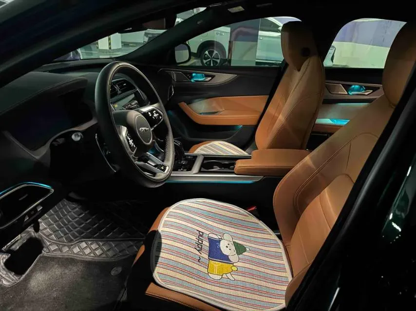 2025 Jaguar XEL 2.0T 250HP L4 8AT,autocango,china used car exporter,china ev exporter,chinese used car exporter,chinese used ev exporter