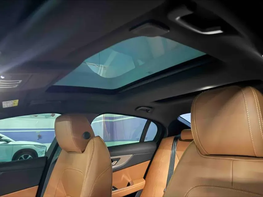 2025 Jaguar XEL 2.0T 250HP L4 8AT,autocango,china used car exporter,china ev exporter,chinese used car exporter,chinese used ev exporter