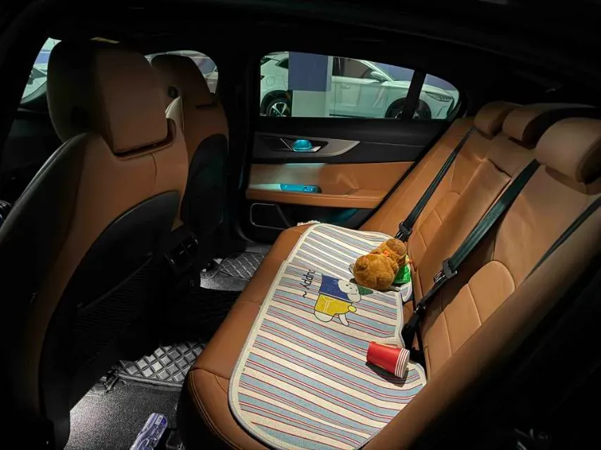 2025 Jaguar XEL 2.0T 250HP L4 8AT,autocango,china used car exporter,china ev exporter,chinese used car exporter,chinese used ev exporter