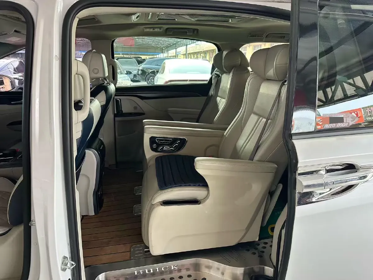 2021 Buick GL8 2.0T 237HP L4 9AT,autocango,china used car exporter,china ev exporter,chinese used car exporter,chinese used ev exporter