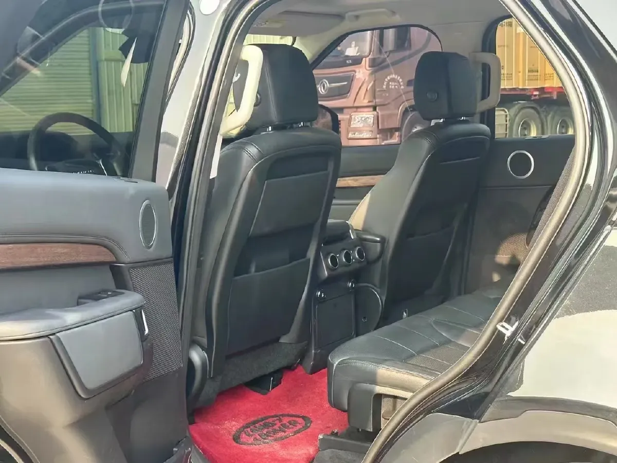 2018 Land Rover Discovery 2.0T 300HP L4 8AT,autocango,china used car exporter,china ev exporter,chinese used car exporter,chinese used ev exporter