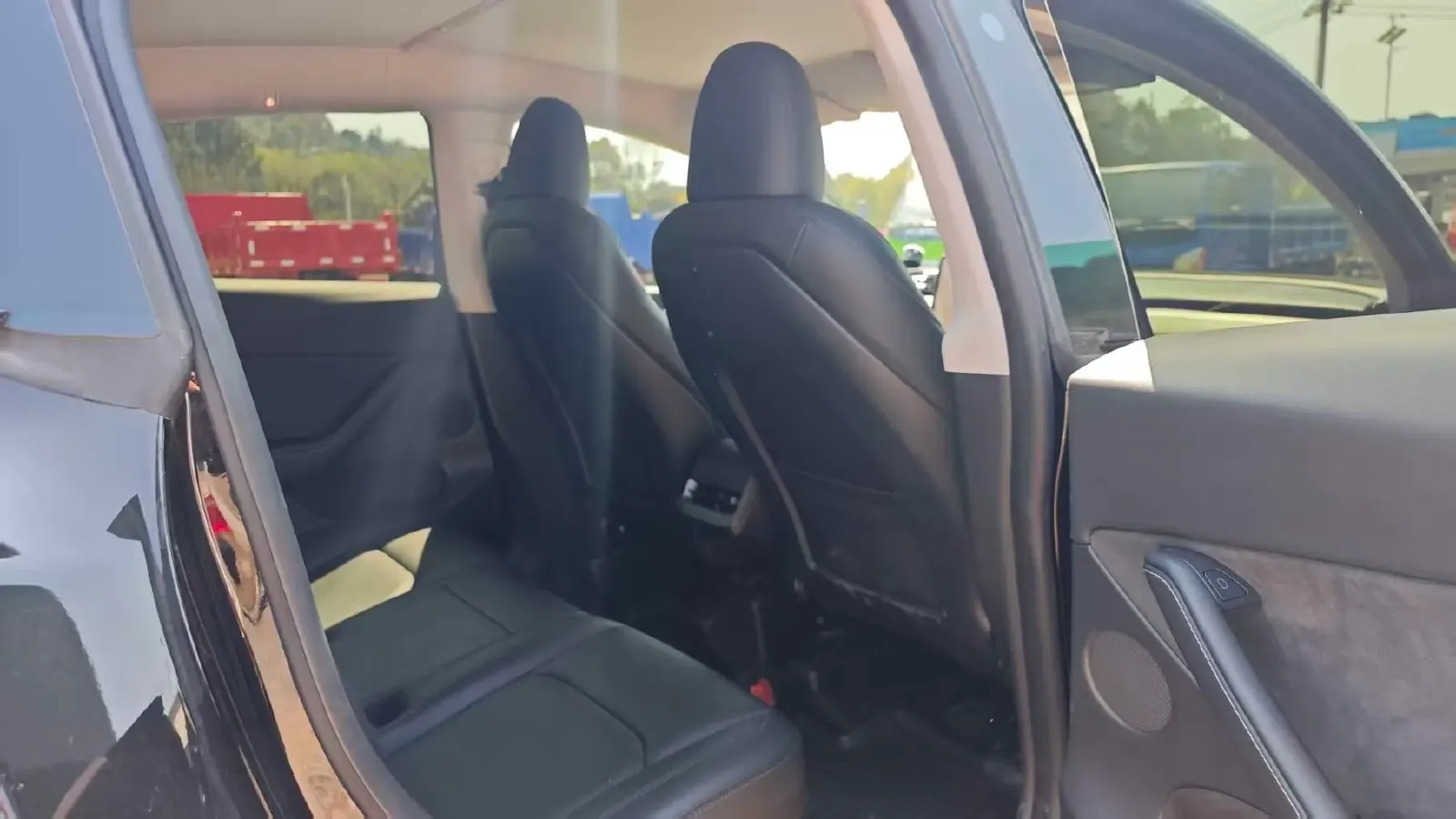 2024 Iveco OuSheng BEV 77.28KWH,autocango,china used car exporter,china ev exporter,chinese used car exporter,chinese used ev exporter