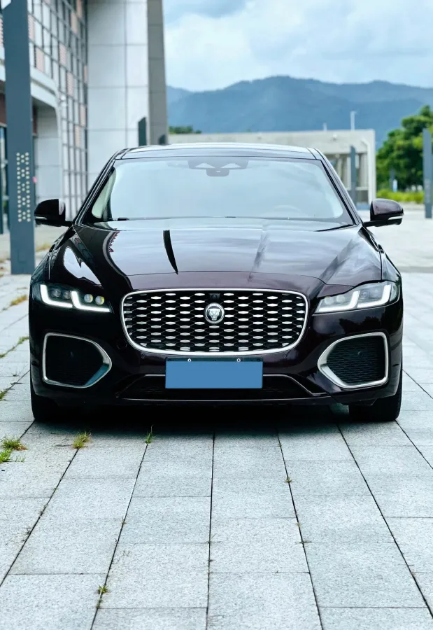 2021 Jaguar XFL 2.0T 250HP L4 8AT,autocango,china used car exporter,china ev exporter,chinese used car exporter,chinese used ev exporter