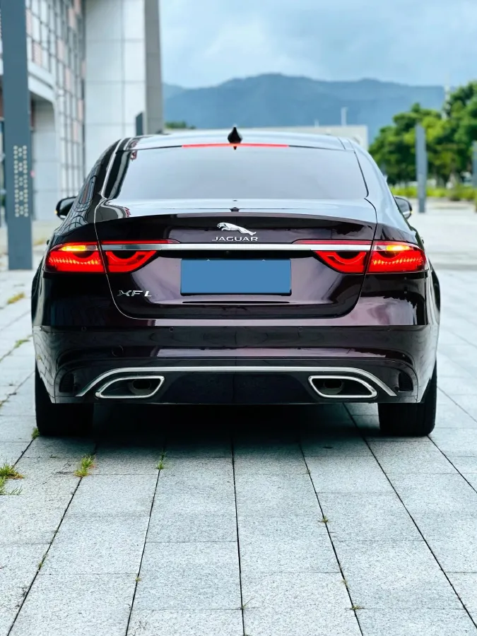 2021 Jaguar XFL 2.0T 250HP L4 8AT,autocango,china used car exporter,china ev exporter,chinese used car exporter,chinese used ev exporter