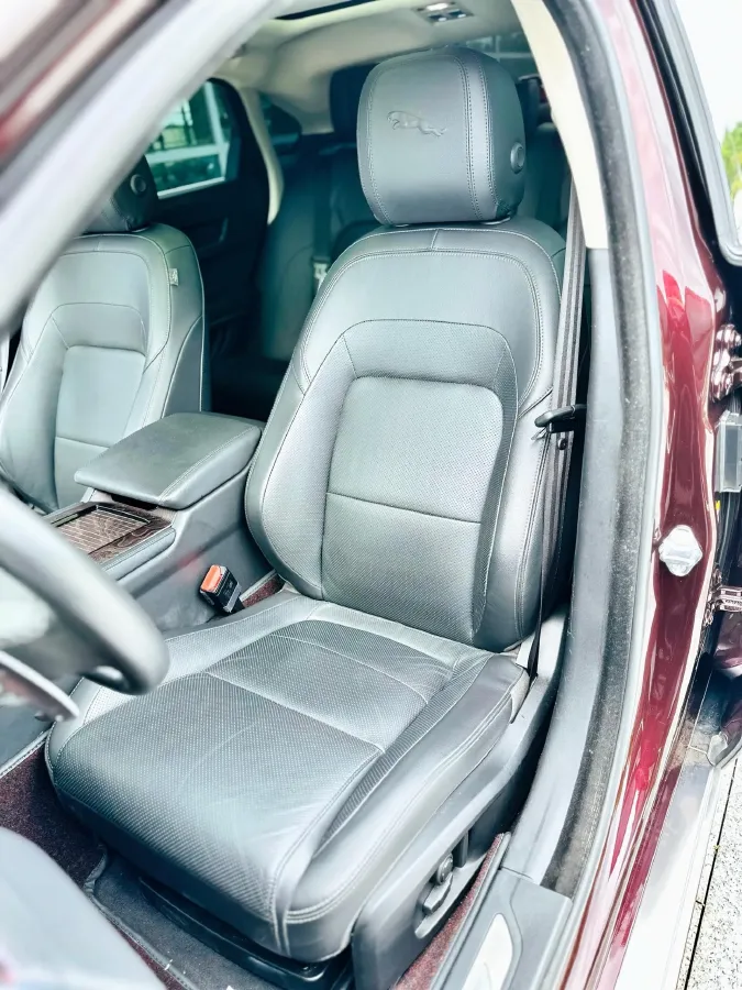 2021 Jaguar XFL 2.0T 250HP L4 8AT,autocango,china used car exporter,china ev exporter,chinese used car exporter,chinese used ev exporter