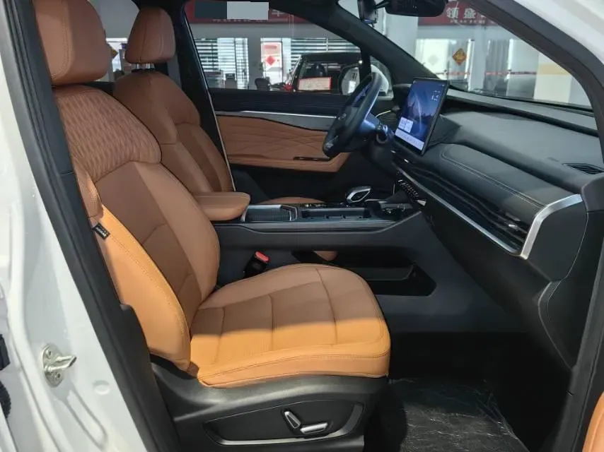 2024 Geely Okavango L 2.0T 218HP L4 7DCT,autocango,china used car exporter,china ev exporter,chinese used car exporter,chinese used ev exporter