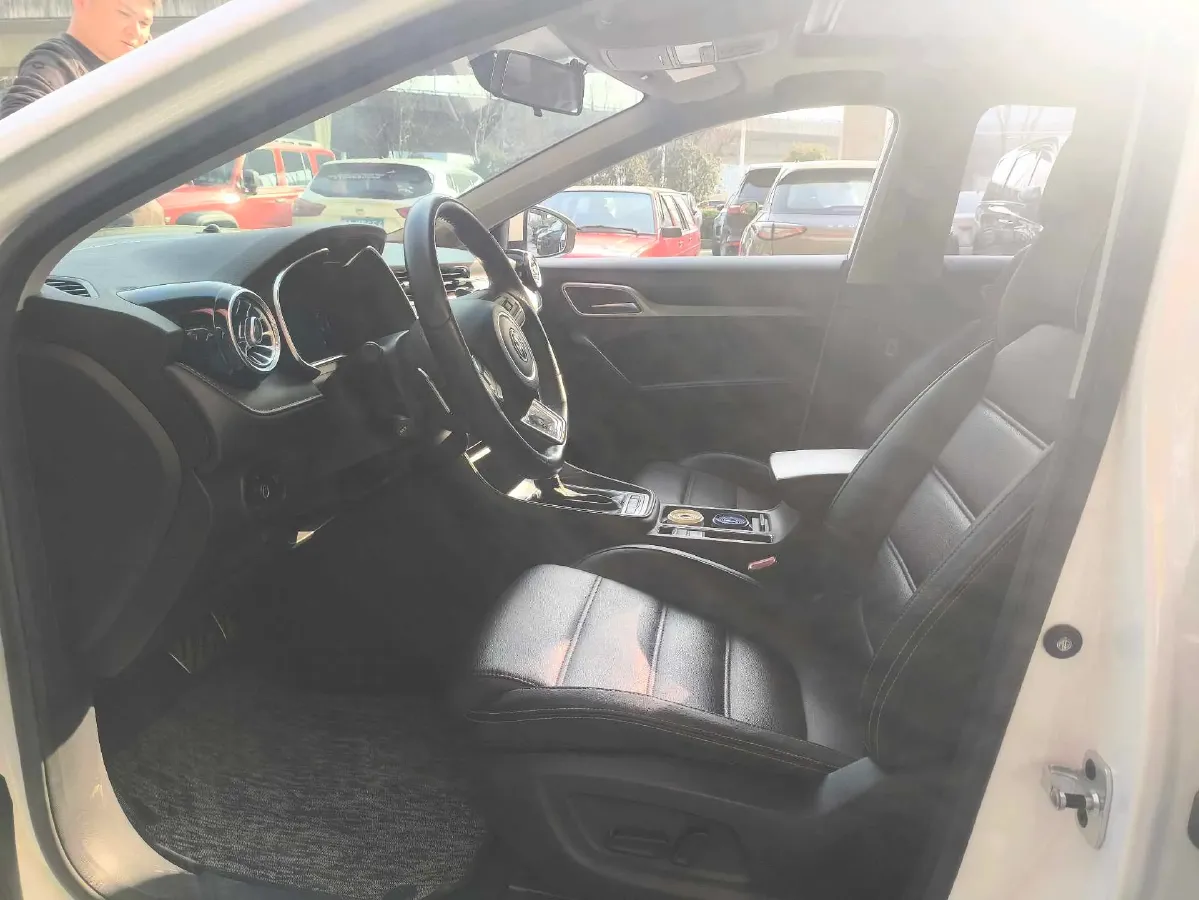 2019 MAXUS XinTu V80 2.5T 136HP L4 6AMT,autocango,china used car exporter,china ev exporter,chinese used car exporter,chinese used ev exporter