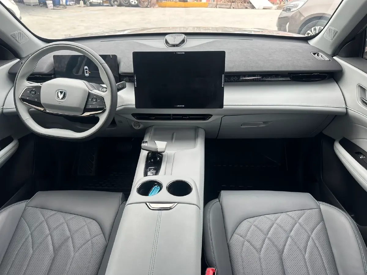 2024 ChangAn UNI-Z 1.5L 98HP L4 E-CVT PHEV 18.4KWH,autocango,china used car exporter,china ev exporter,chinese used car exporter,chinese used ev exporter