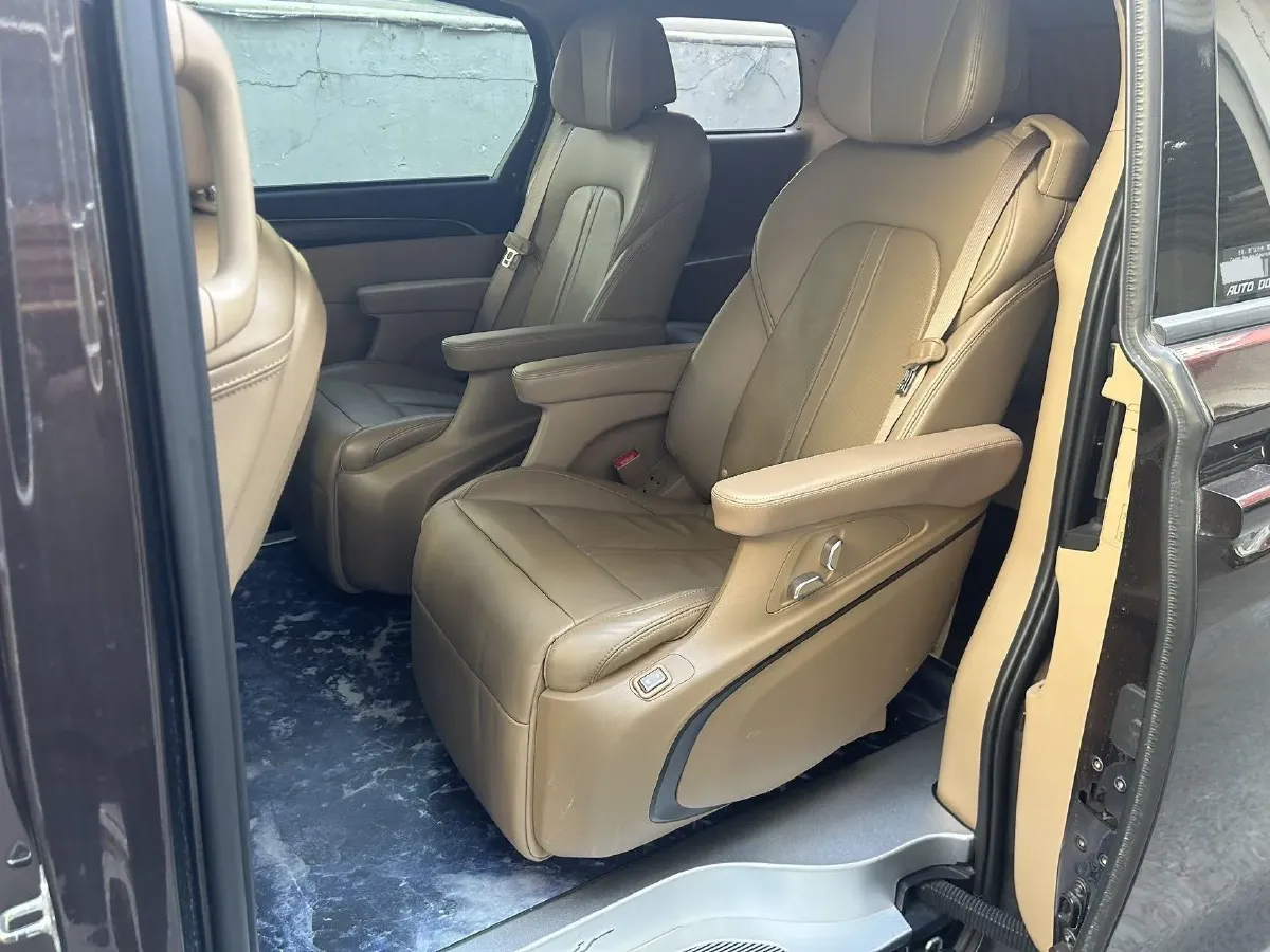 2021 Buick GL8 2.0T 237HP L4 9AT,autocango,china used car exporter,china ev exporter,chinese used car exporter,chinese used ev exporter