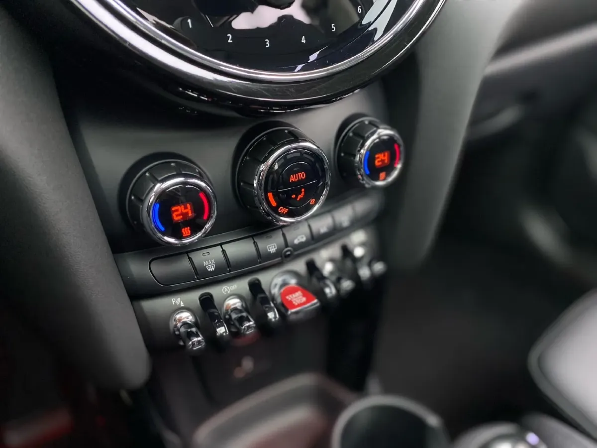 2022 MINI MINI 1.5T 136HP L3 7DCT,autocango,china used car exporter,china ev exporter,chinese used car exporter,chinese used ev exporter