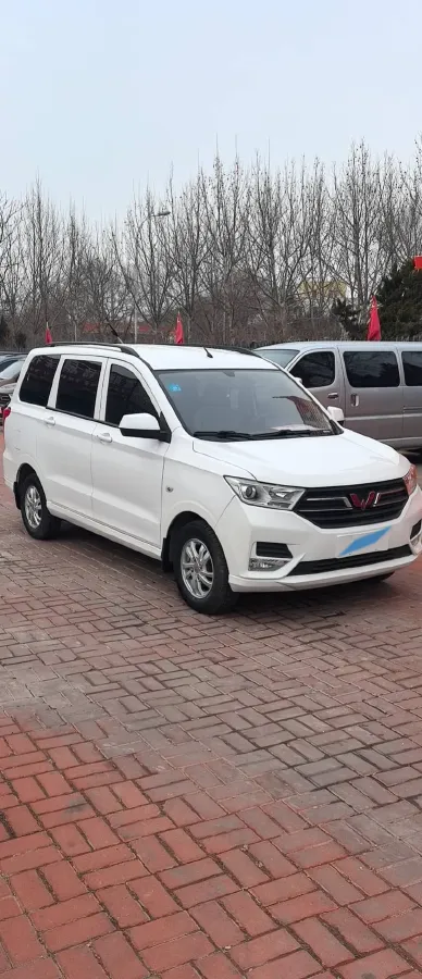 2019 WuLing HongGuang 1.5L 105HP L4 5MT,autocango,china used car exporter,china ev exporter,chinese used car exporter,chinese used ev exporter