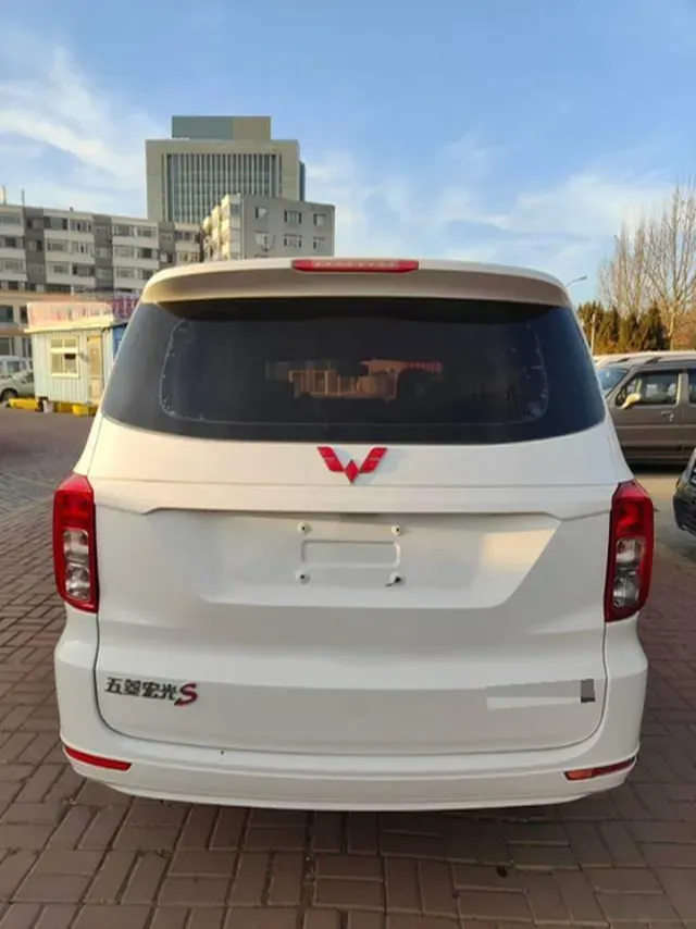 2019 WuLing HongGuang 1.5L 105HP L4 5MT,autocango,china used car exporter,china ev exporter,chinese used car exporter,chinese used ev exporter