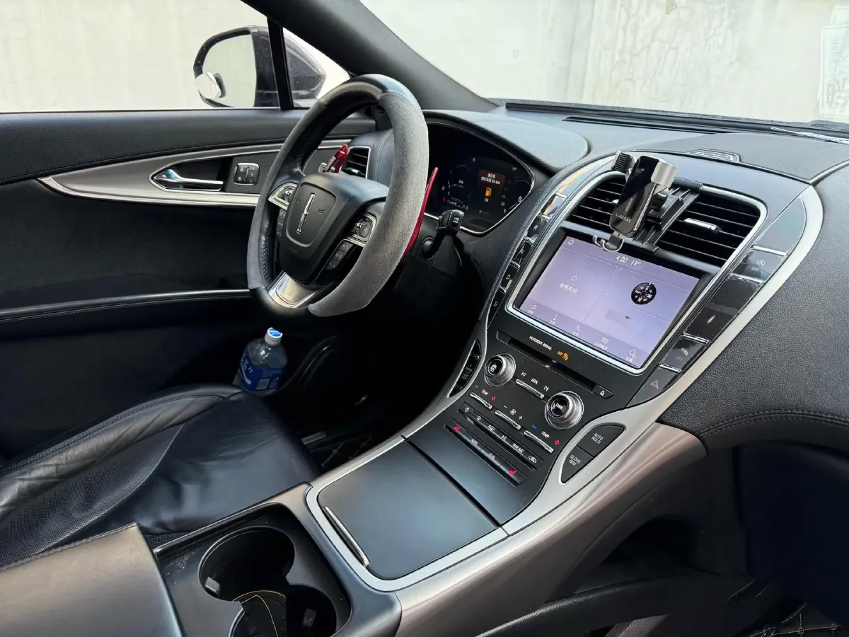 2019 Lincoln Nautilus 2.0T 224HP L4 8AT,autocango,china used car exporter,china ev exporter,chinese used car exporter,chinese used ev exporter