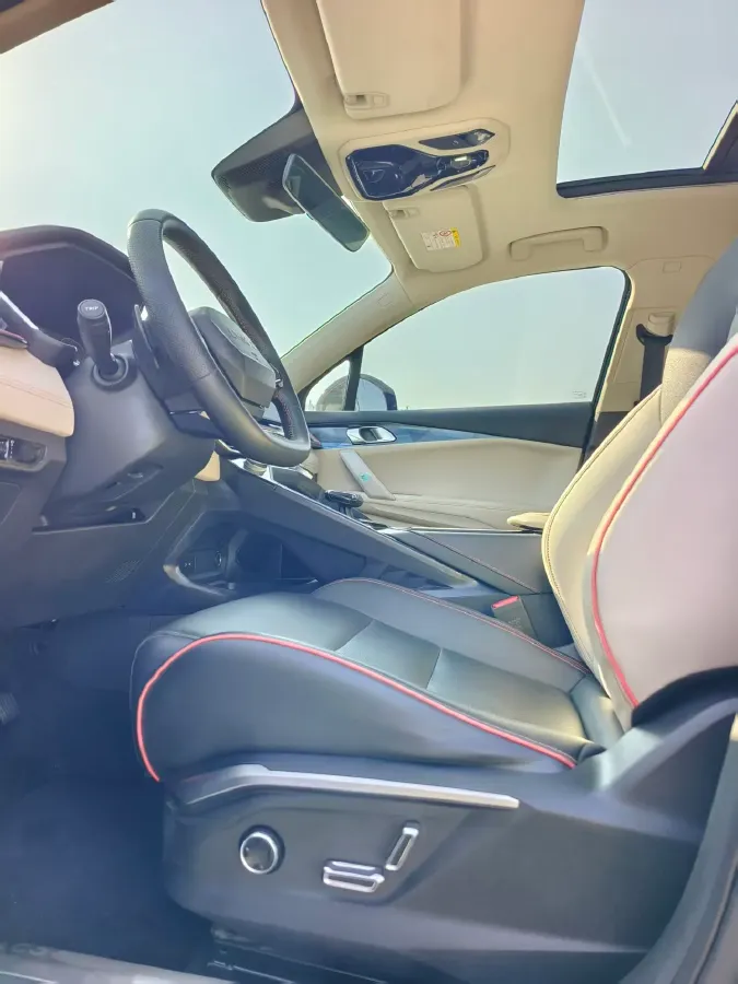 2023 LYNK&CO 06 1.5T 181HP L4 7DCT,autocango,china used car exporter,china ev exporter,chinese used car exporter,chinese used ev exporter