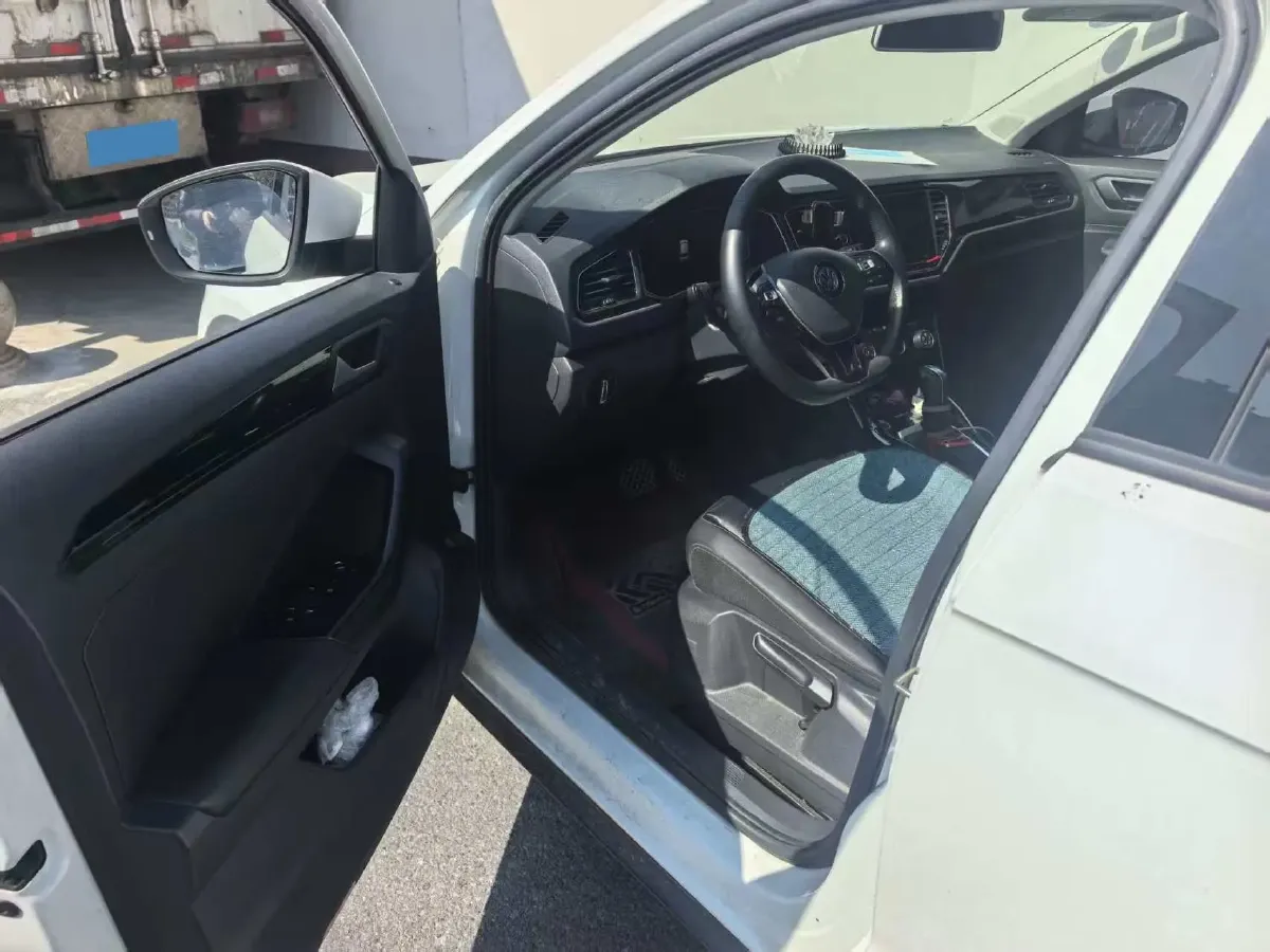 2019 Volkswagen T-Roc 1.4T 150HP L4 7DCT,autocango,china used car exporter,china ev exporter,chinese used car exporter,chinese used ev exporter