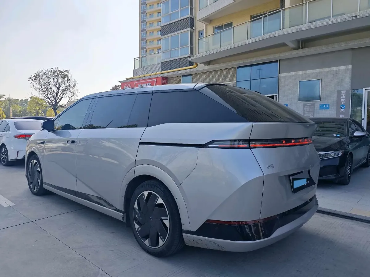 2024 Xpeng X9 BEV 84.5KWH,autocango,china used car exporter,china ev exporter,chinese used car exporter,chinese used ev exporter