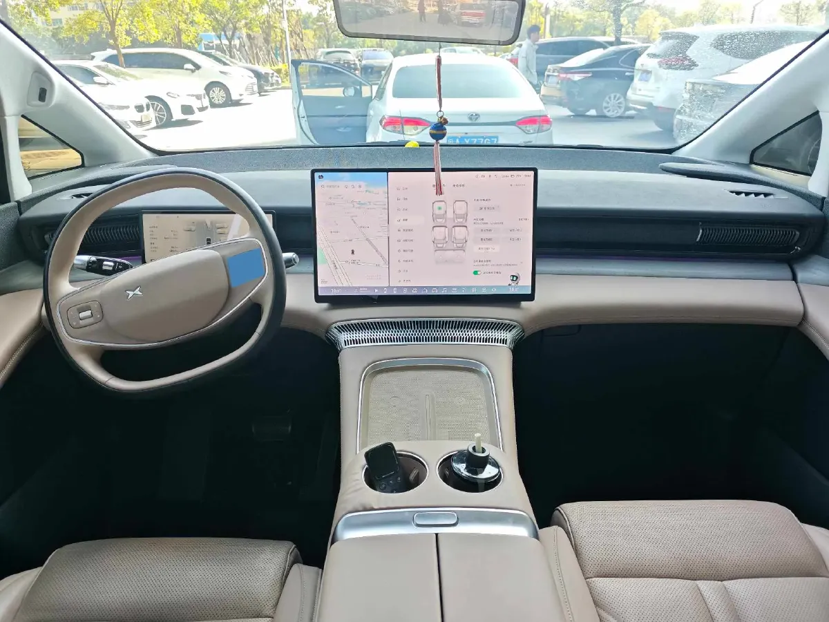 2024 Xpeng X9 BEV 84.5KWH,autocango,china used car exporter,china ev exporter,chinese used car exporter,chinese used ev exporter