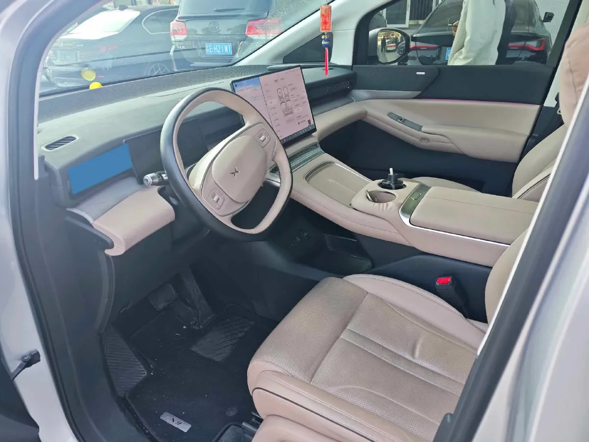 2024 Xpeng X9 BEV 84.5KWH,autocango,china used car exporter,china ev exporter,chinese used car exporter,chinese used ev exporter