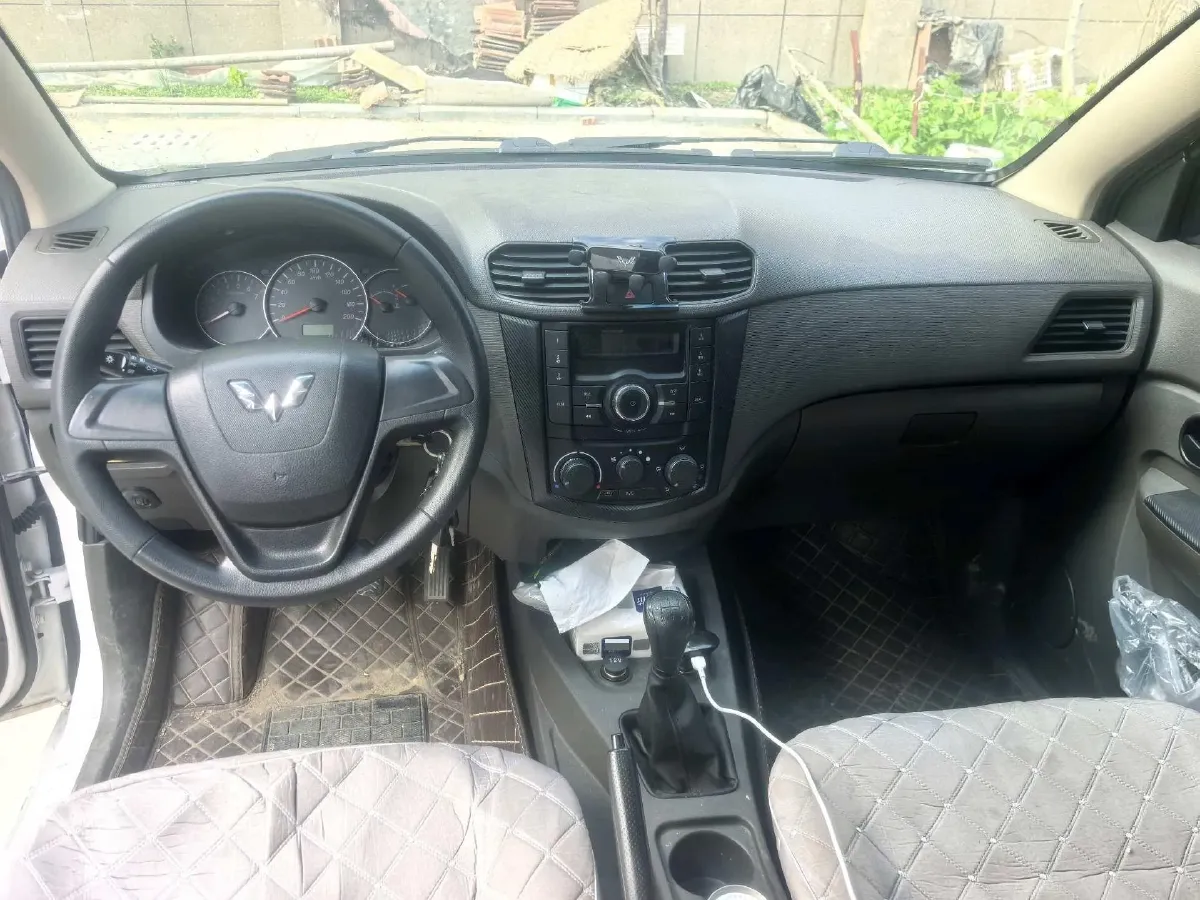 2018 WuLing HongGuang 1.2L 82HP L4 5MT,autocango,china used car exporter,china ev exporter,chinese used car exporter,chinese used ev exporter