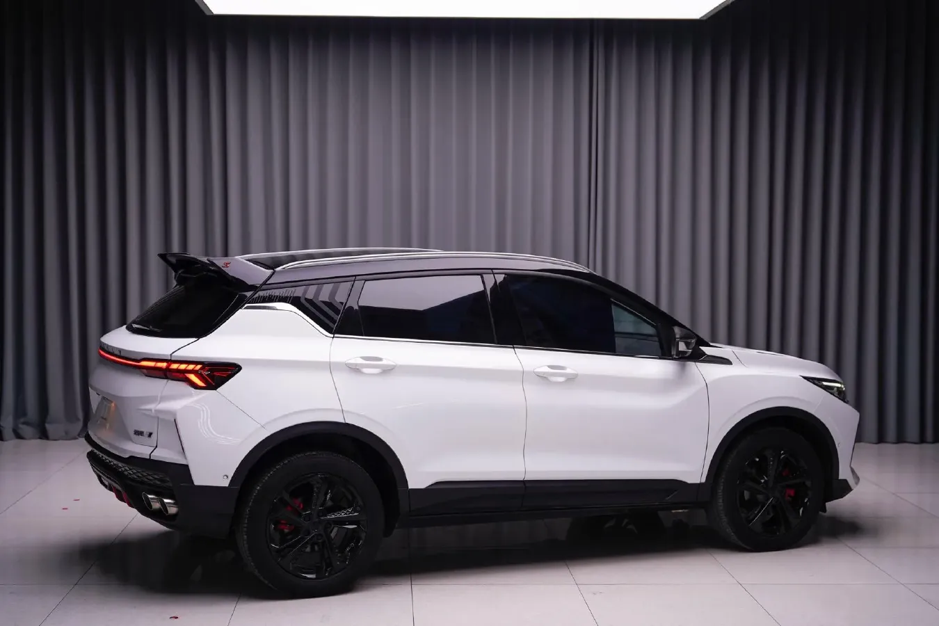 2022 Geely Coolray 1.5T 181HP L4 7DCT,autocango,china used car exporter,china ev exporter,chinese used car exporter,chinese used ev exporter