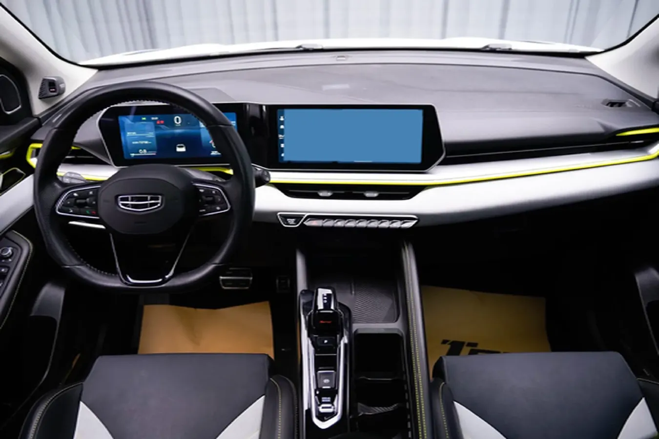 2022 Geely Coolray 1.5T 181HP L4 7DCT,autocango,china used car exporter,china ev exporter,chinese used car exporter,chinese used ev exporter