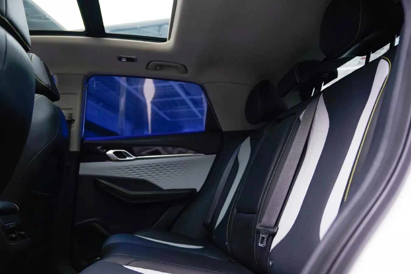 2022 Geely Coolray 1.5T 181HP L4 7DCT,autocango,china used car exporter,china ev exporter,chinese used car exporter,chinese used ev exporter