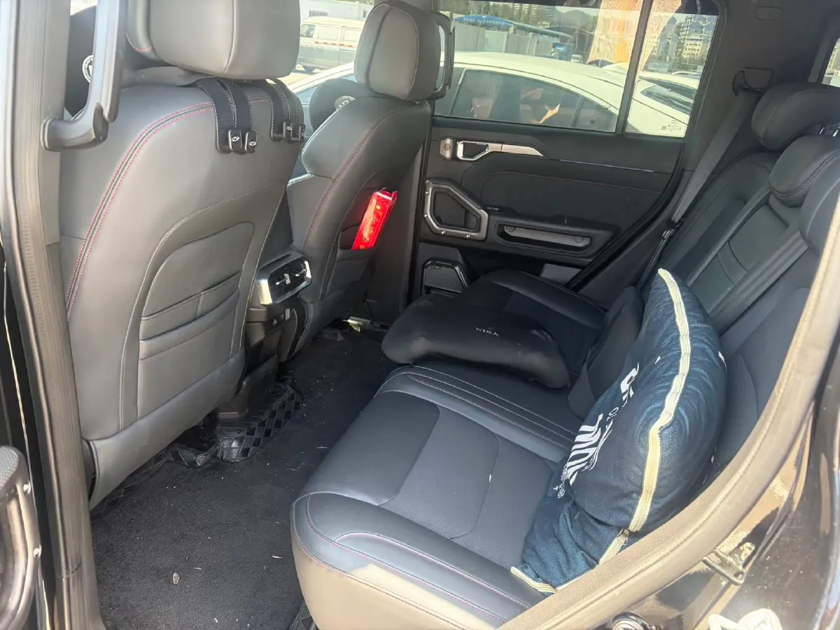 2023 Jetour Traveller 2.0T 254HP L4 7DCT,autocango,china used car exporter,china ev exporter,chinese used car exporter,chinese used ev exporter