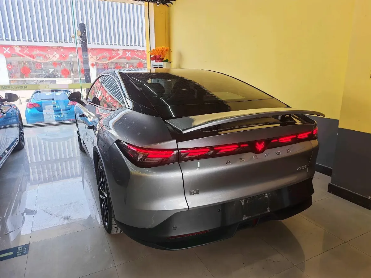 2024 ARCFOX αT5 BEV 79.2KWH,autocango,china used car exporter,china ev exporter,chinese used car exporter,chinese used ev exporter