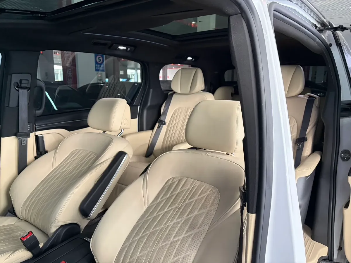 2022 Buick GL8 2.0T 237HP L4 9AT,autocango,china used car exporter,china ev exporter,chinese used car exporter,chinese used ev exporter