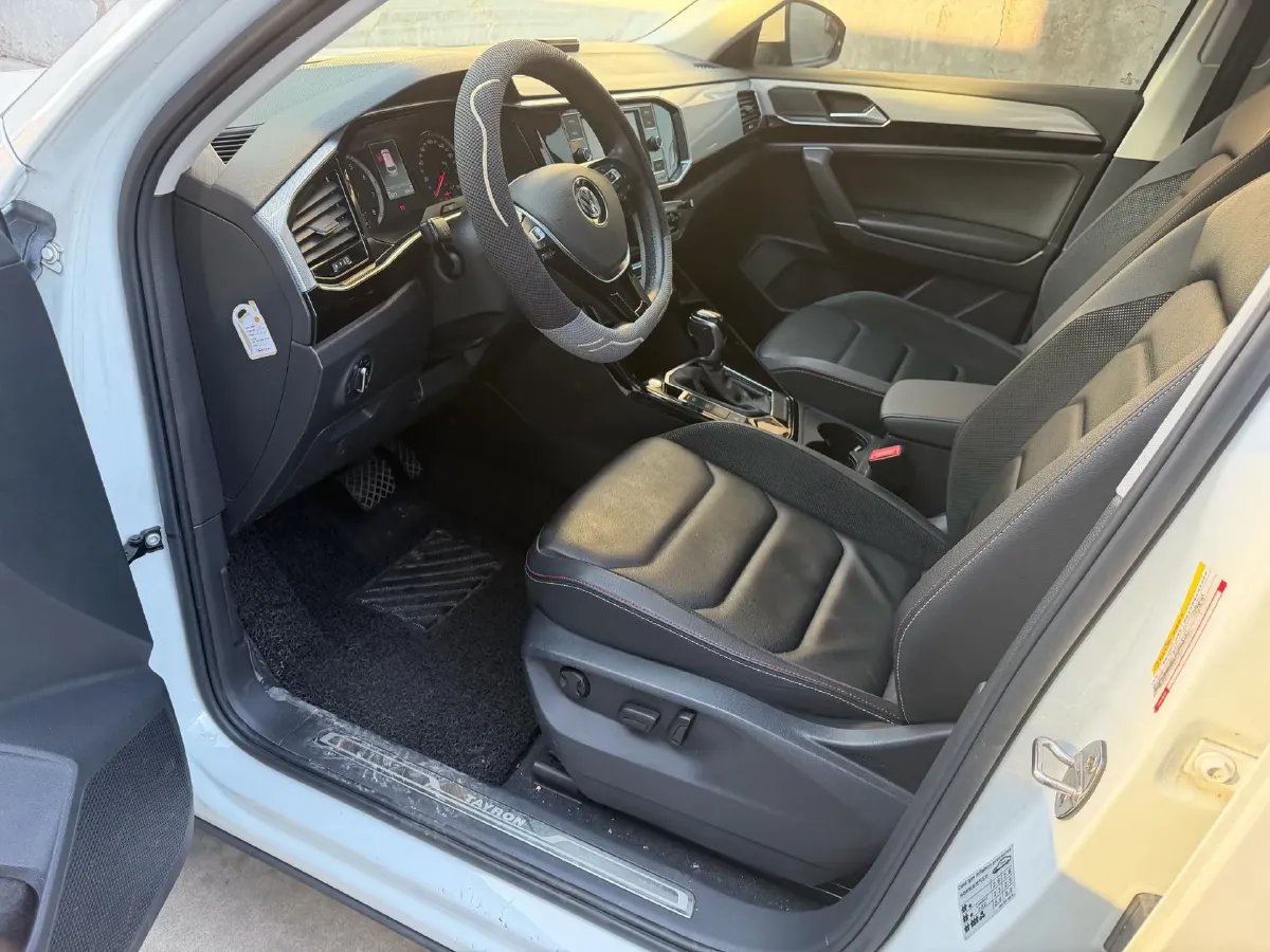 2019 Jeep Cherokee 2.0T 234HP L4 9AT,autocango,china used car exporter,china ev exporter,chinese used car exporter,chinese used ev exporter