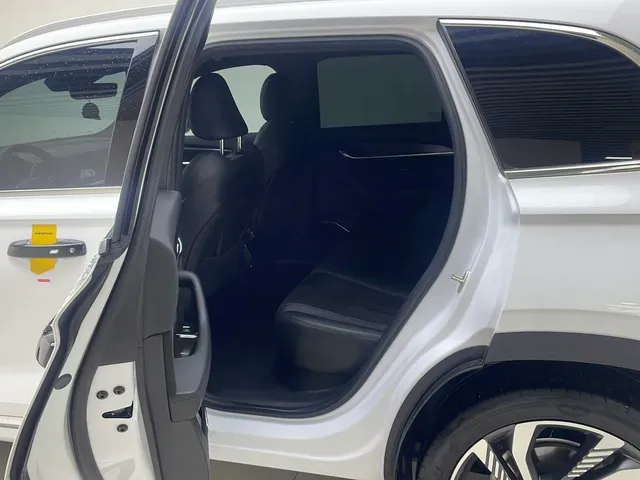 2024 Geely Monjaro 2.0T 238HP L4 8AT,autocango,china used car exporter,china ev exporter,chinese used car exporter,chinese used ev exporter