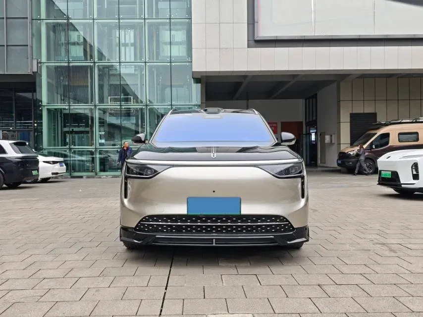 2025 AITO AITO M8 REEV 160HP REEV 53.4KWH,autocango,china used car exporter,china ev exporter,chinese used car exporter,chinese used ev exporter