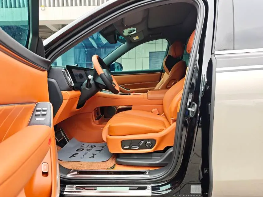 2025 AITO AITO M8 REEV 160HP REEV 53.4KWH,autocango,china used car exporter,china ev exporter,chinese used car exporter,chinese used ev exporter