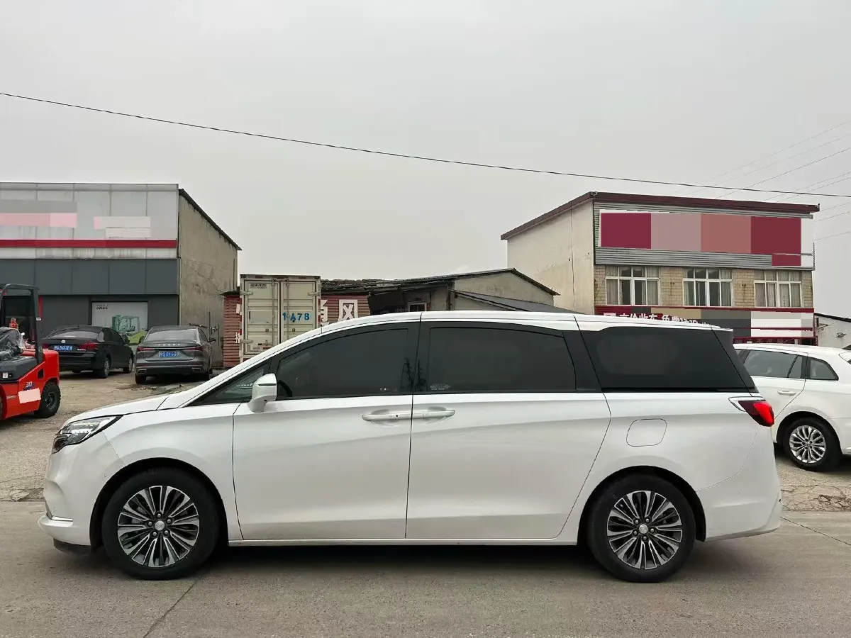2022 Buick GL8 2.0T 237HP L4 9AT,autocango,china used car exporter,china ev exporter,chinese used car exporter,chinese used ev exporter