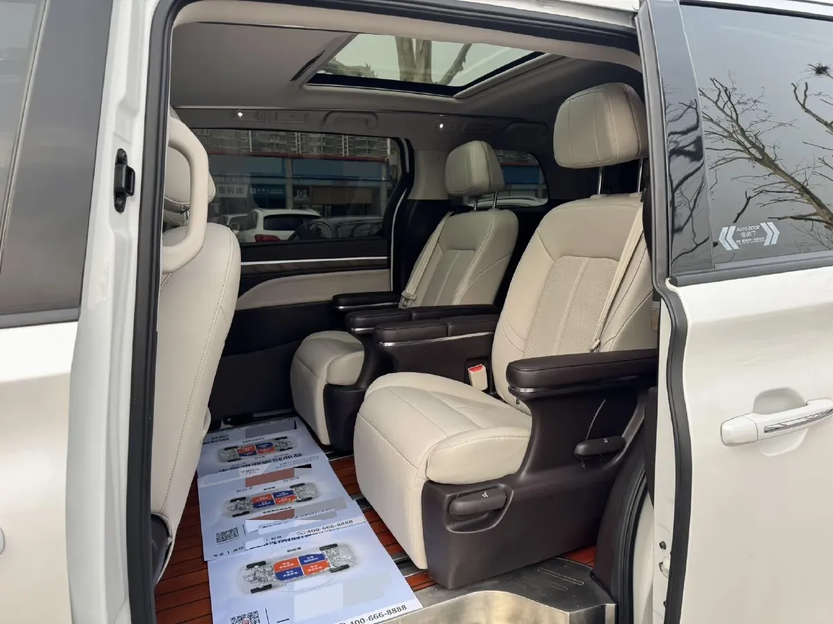 2023 GAC Trumpchi M8 2.0T 252HP L4 8AT,autocango,china used car exporter,china ev exporter,chinese used car exporter,chinese used ev exporter