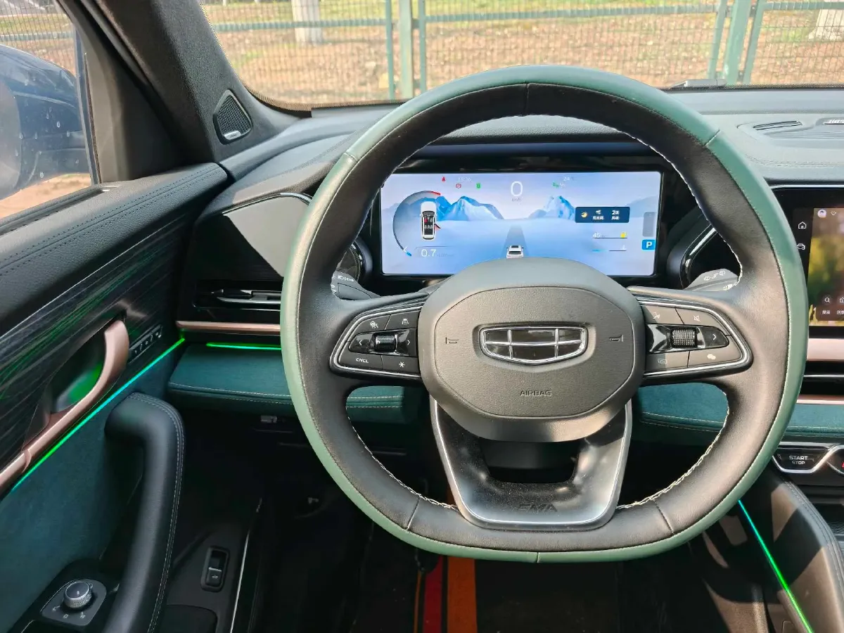 2021 Geely Monjaro 2.0T 238HP L4 8AT,autocango,china used car exporter,china ev exporter,chinese used car exporter,chinese used ev exporter