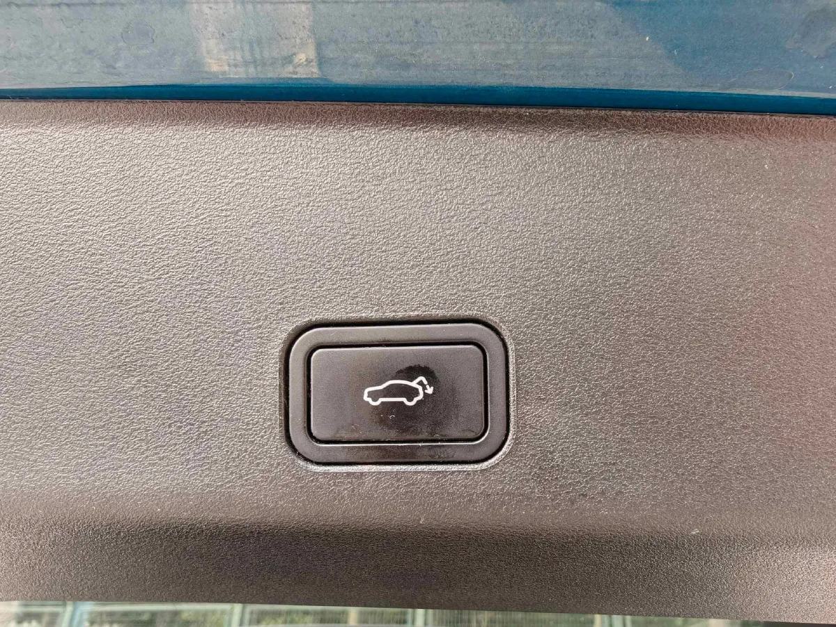 2021 Geely Monjaro 2.0T 238HP L4 8AT,autocango,china used car exporter,china ev exporter,chinese used car exporter,chinese used ev exporter