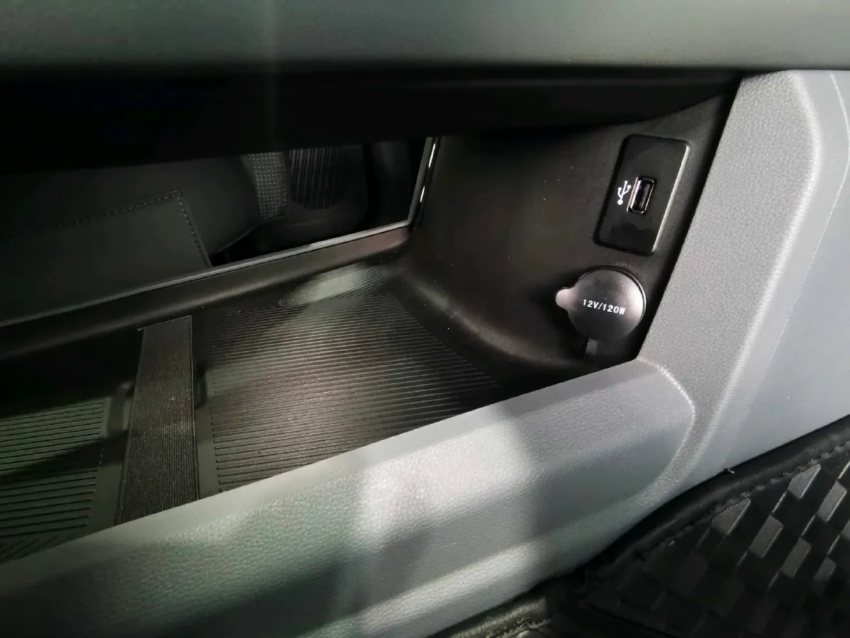 2023 Beijing BJ40 2.0T 224HP L4 8AT,autocango,china used car exporter,china ev exporter,chinese used car exporter,chinese used ev exporter