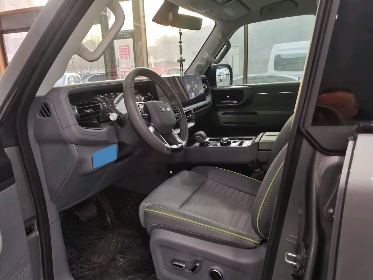 2023 Beijing BJ40 2.0T 224HP L4 8AT,autocango,china used car exporter,china ev exporter,chinese used car exporter,chinese used ev exporter