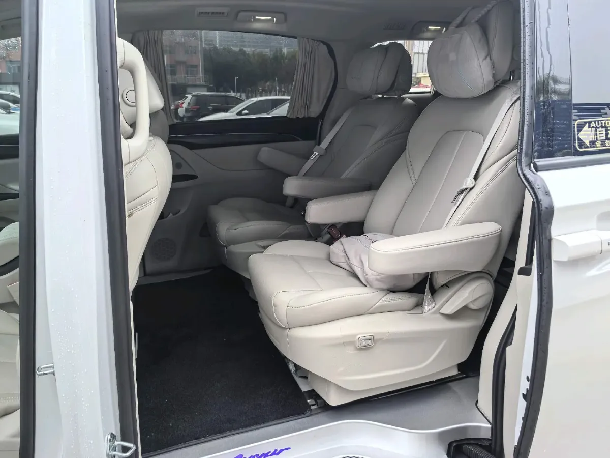 2023 Buick GL8 2.0T 237HP L4 9AT,autocango,china used car exporter,china ev exporter,chinese used car exporter,chinese used ev exporter