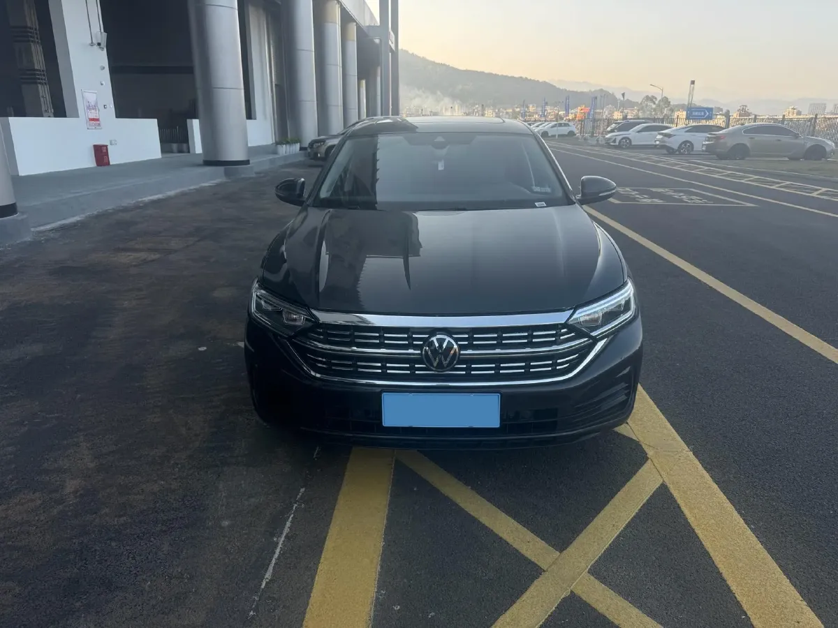 2025 Volkswagen Sagitar 1.5T 160HP L4 7DCT,autocango,china used car exporter,china ev exporter,chinese used car exporter,chinese used ev exporter